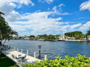 Renovated Intercoastal 2Bdrm 1 bath condo Walk to Beach